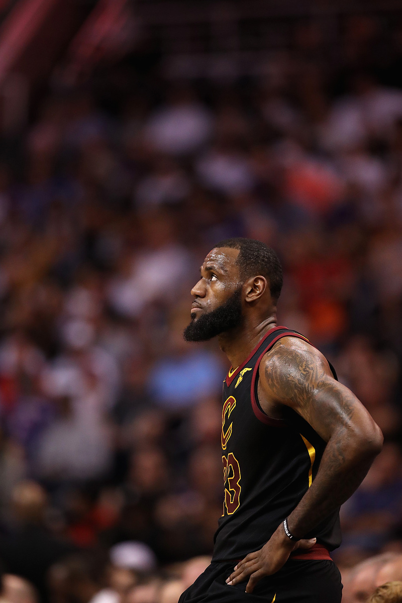 包含西班牙队教练压力巨大！，詹姆斯遭遇七持续失利赛场气氛高涨的词条