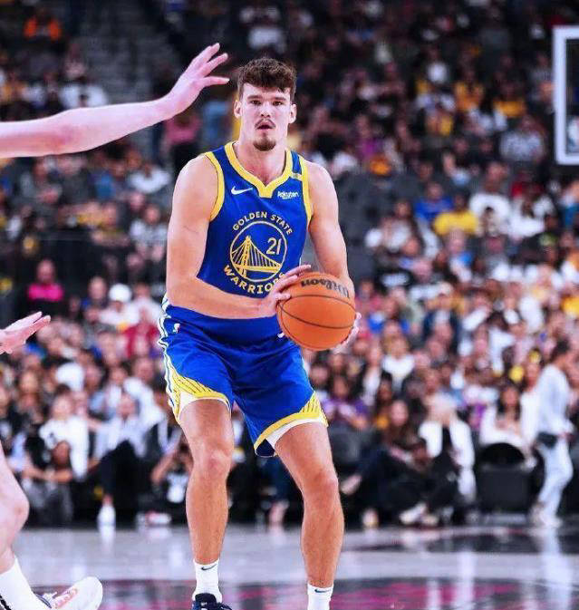 极速竞技- 阿扎伦卡新星重返赛场表现突出，勇士前途光明！上演精彩一战