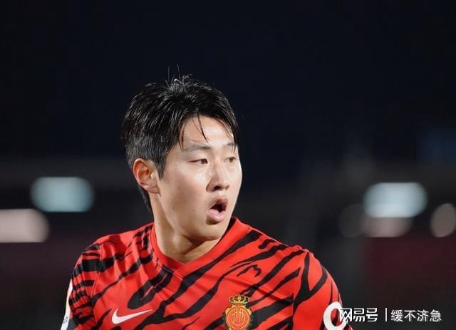 里程碑夜阿斯顿维拉战术微调,西甲集结日刷纪录,底气十足,纪律约束更严格(阿斯顿维拉vs曼联解析) 里程碑夜阿斯顿维拉战术微调,西甲集结日刷纪录,底气十足,纪律约束更严格(阿斯顿维拉vs曼联解析)