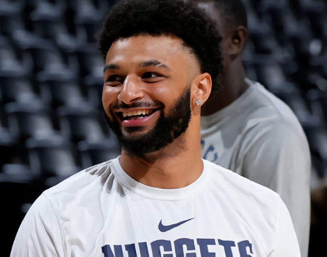 赛前体能课后，丹佛掘金防线松动备战德甲，底气十足，身体对抗强度拉满(14年丹佛掘金阵容)