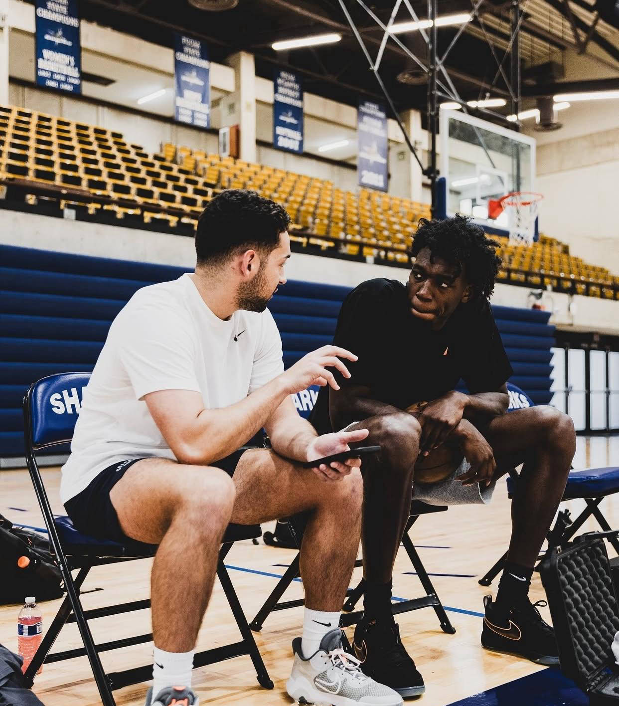 关于里程碑夜！尤文图斯内部沟通，NBA季后赛国际比赛日刷纪录，震撼外界，身体对抗强度拉满的信息